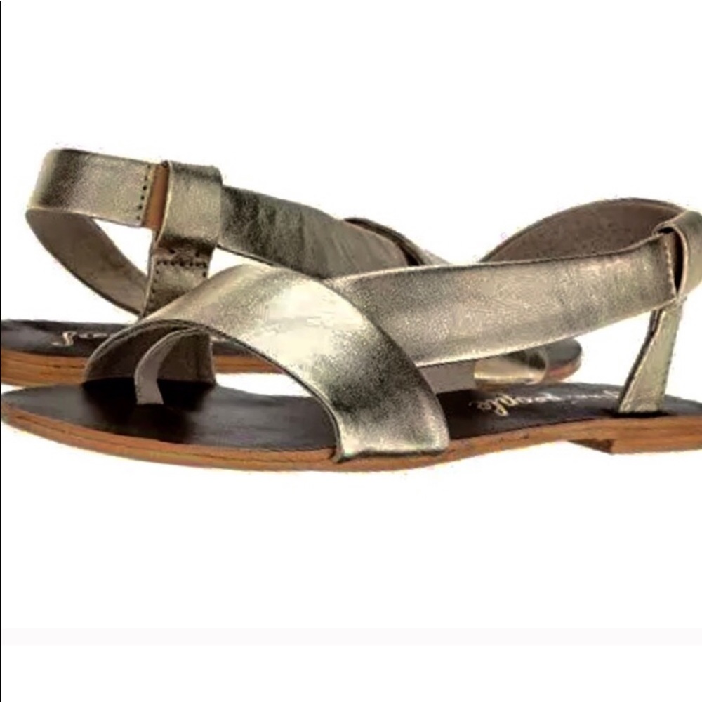 Free People Rose Gold Metallic Leather Sandal       SZ 37/US 7